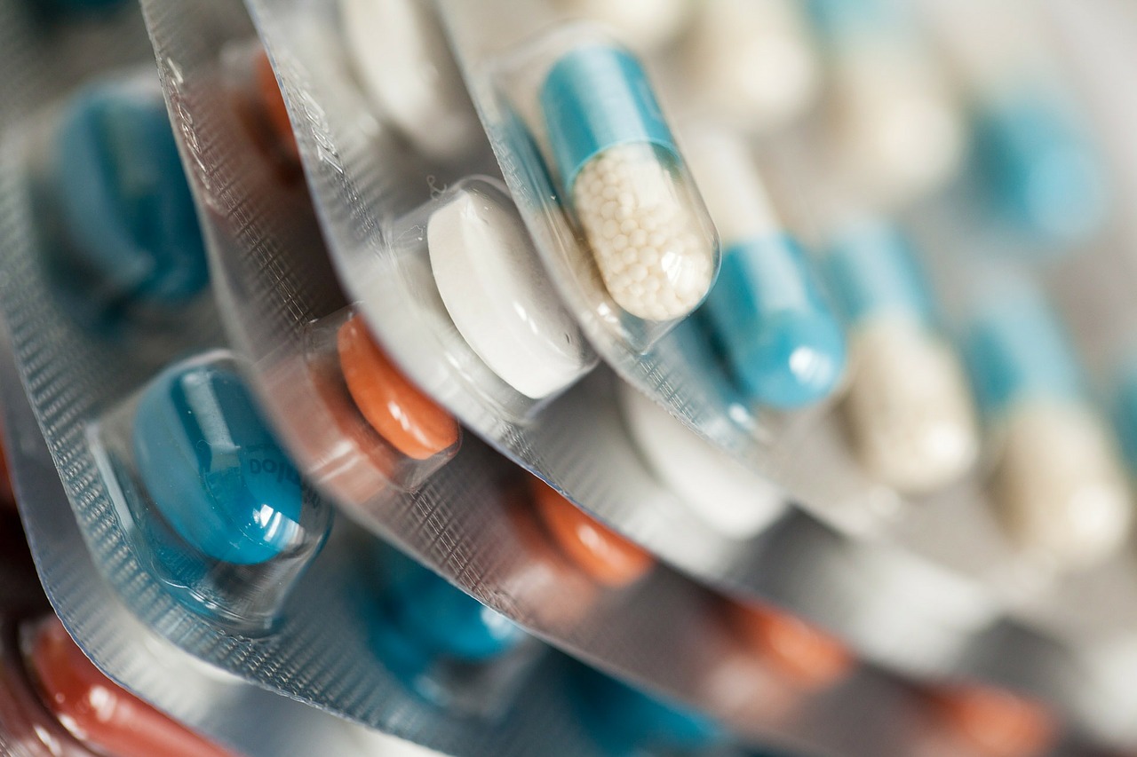 Do These Pills Make Me Look Fat? Antibiotics, Obesity and Other Negative Effects Do These Pills Make Me Look Fat? Antibiotics, Obesity and Other Negative Effects