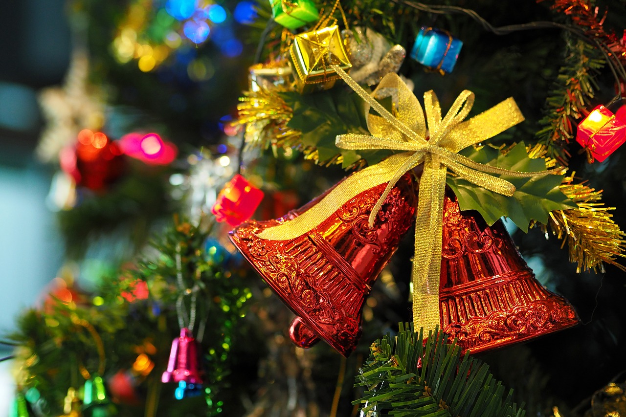 the-christmas-tree-1081321_1280.jpg