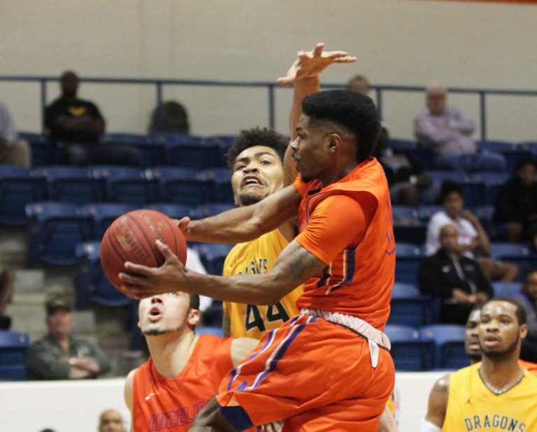 ROADRUNNERS HOLD OFF PARIS IN TOURNEY’S OPENING ROUND