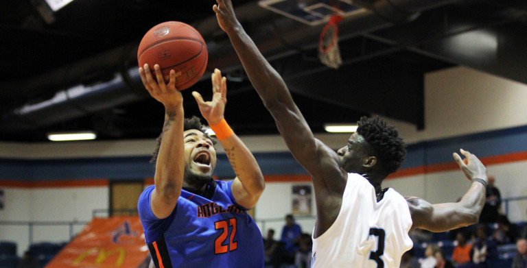 Roadrunners Bow out in Quarterfinals Against San Jac Ravens Spoil Late AC Rally