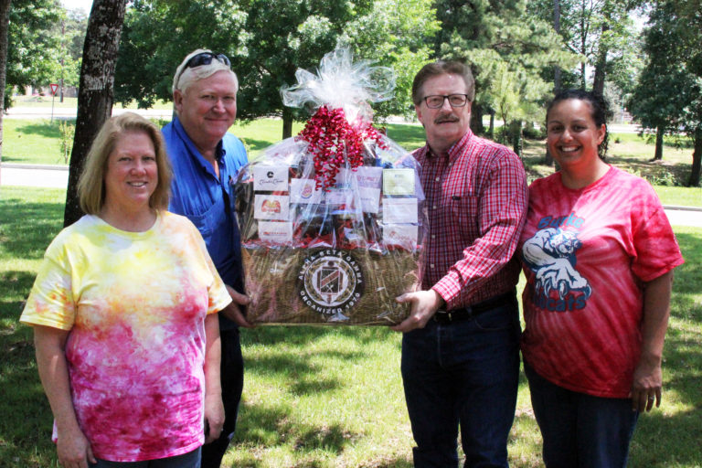 AC’s Alpha Beta Gamma Generates, Awards Scholarships