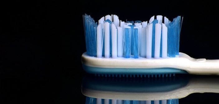 brush-1212556_1280