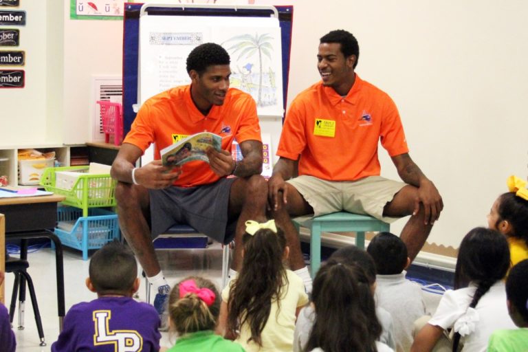 Roadrunner Basketball Team Tips off Read-A-Thon at Trout Elementary