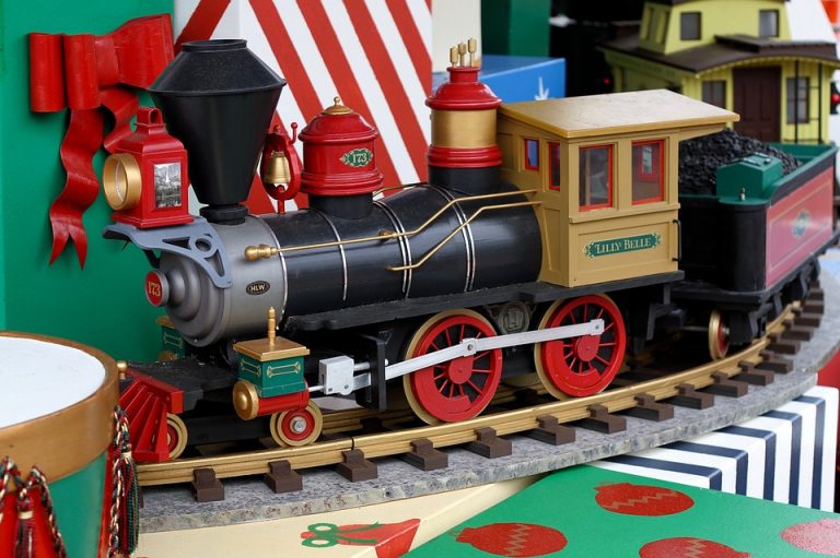 A Holiday Favorite: Loblolly Model Train Display
