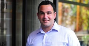 A photo of Kevin Sabet. 