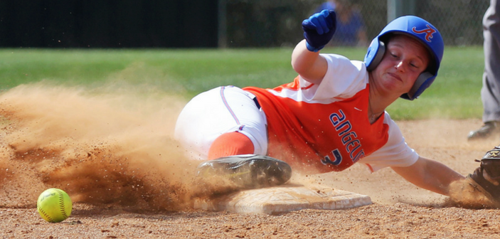 Lady Roadrunner Softball Wins 10th Straight with Sunday Sweep