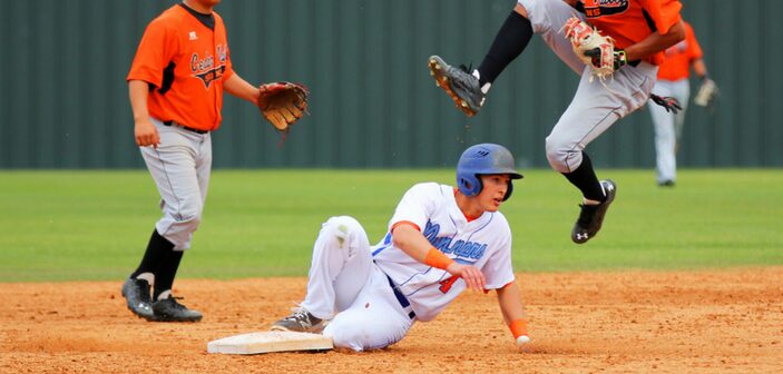 Roadrunner Baseball Splits with Cedar Valley