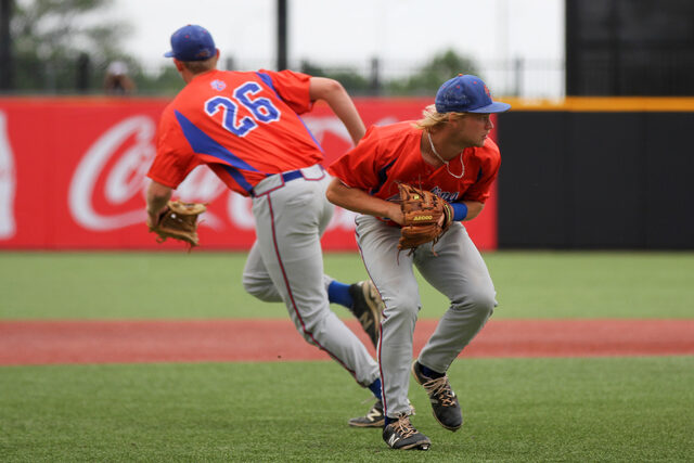 Navarro Knocks out Roadrunners