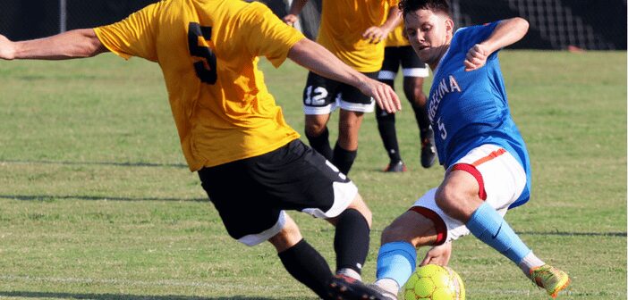 Fourth-ranked Tyler Holds off Roadrunners