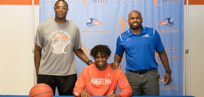 Roadrunners Sign Center Standout Parks  Offensive POY Brings Defensive-Minded Approach