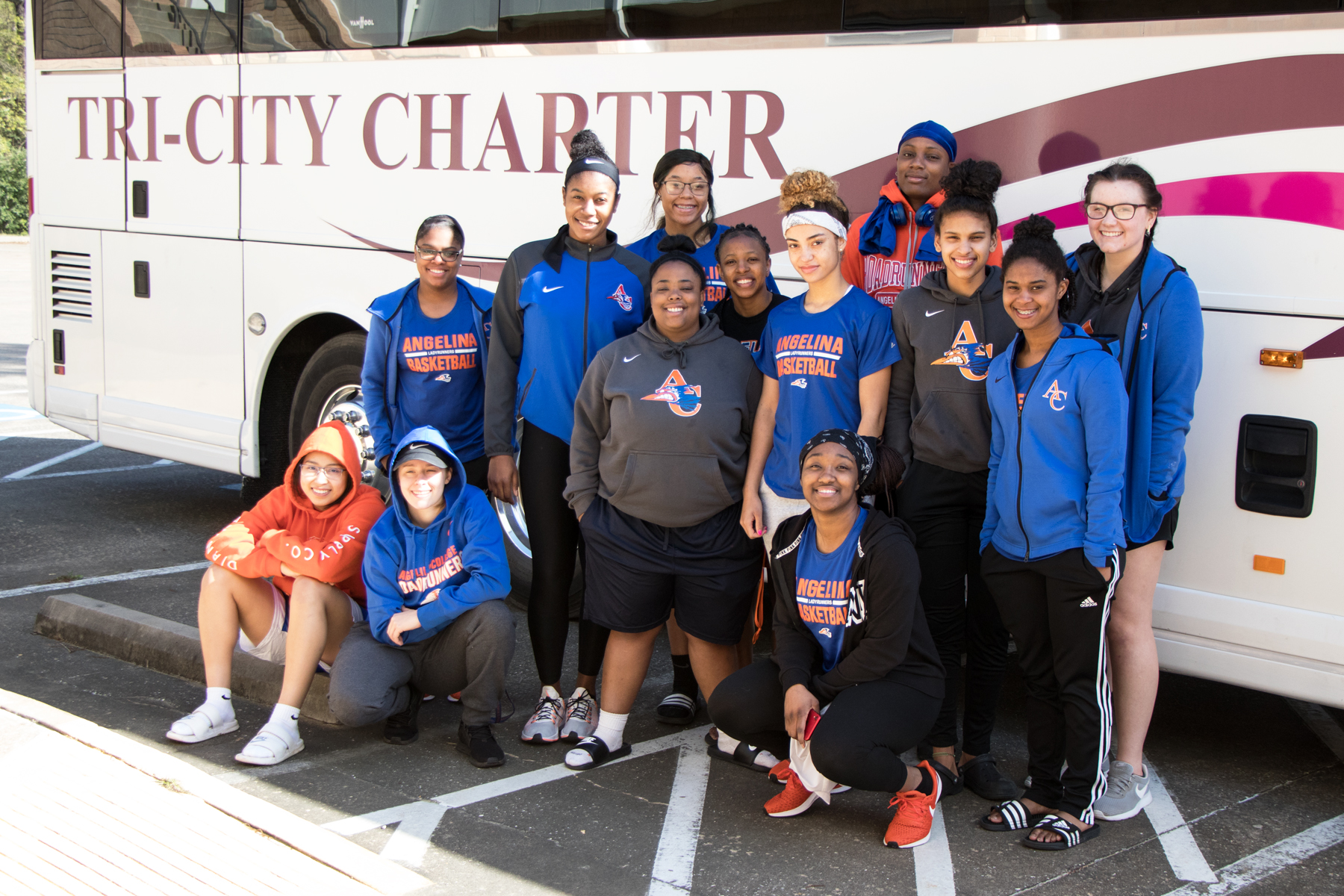 MISSION TRIP Lady Roadrunners Depart for National Tournament