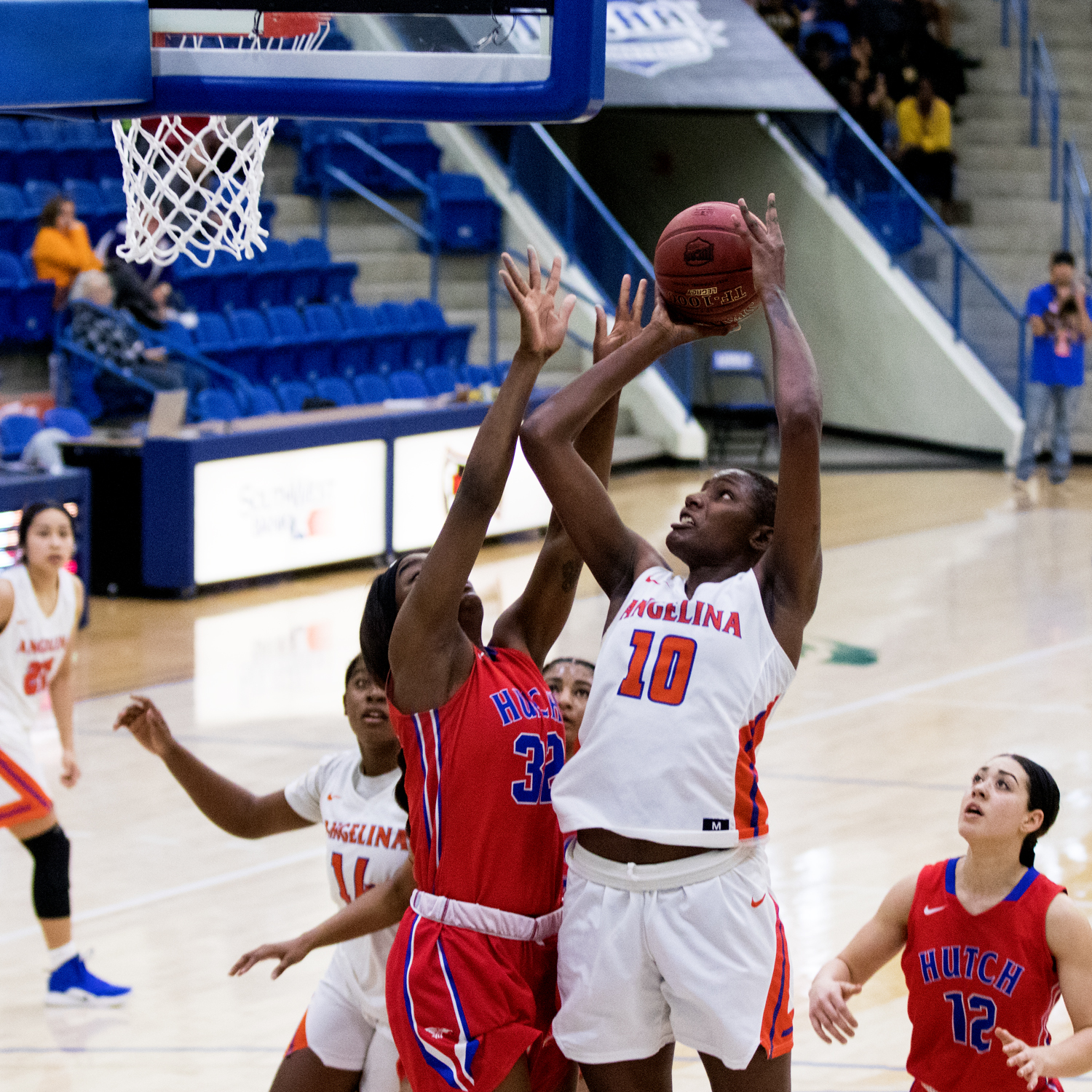 Hutchinson Ends Lady Roadrunner Season AC Falls in Opening Game of NJCAA National Tournament