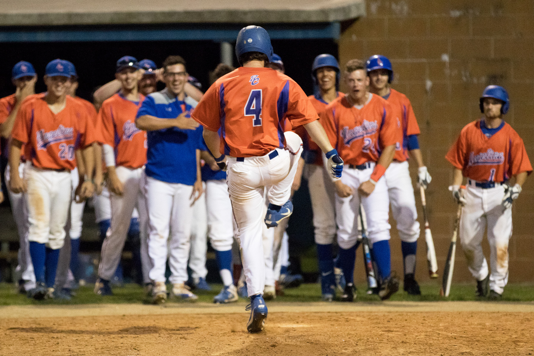 Roadrunners Take Win over Alvin Evans’ Late Homer Lifts AC