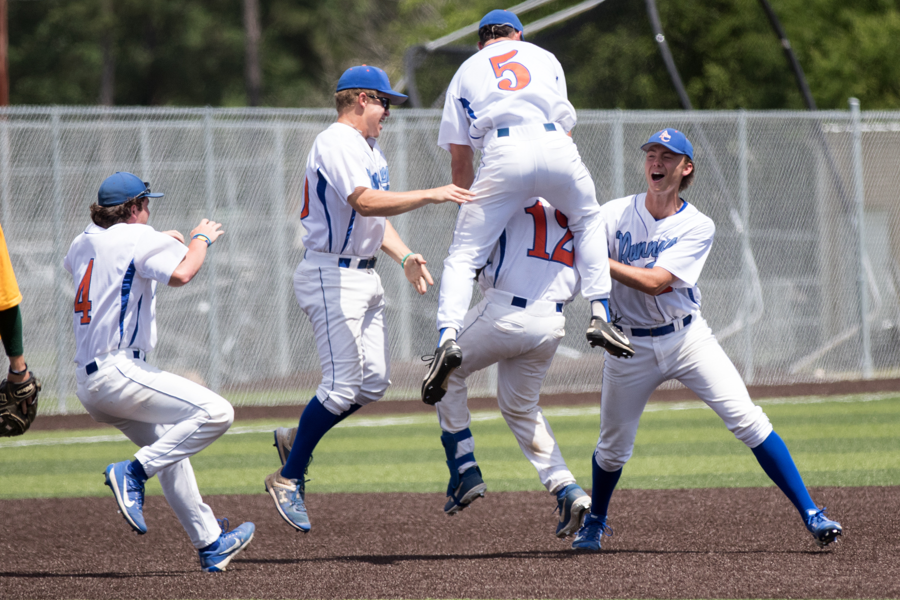 AC Teams Earn Sunday Splits No. 14 Lady ‘Runners, Roadrunners Win Openers