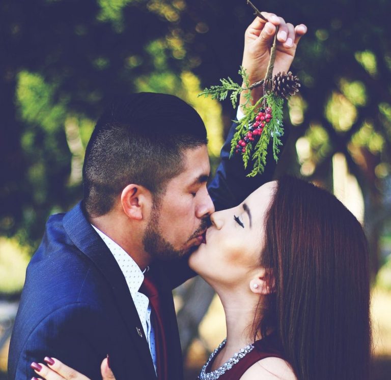 Mistletoe: A historic holiday tradition Mistletoe: A historic holiday tradition