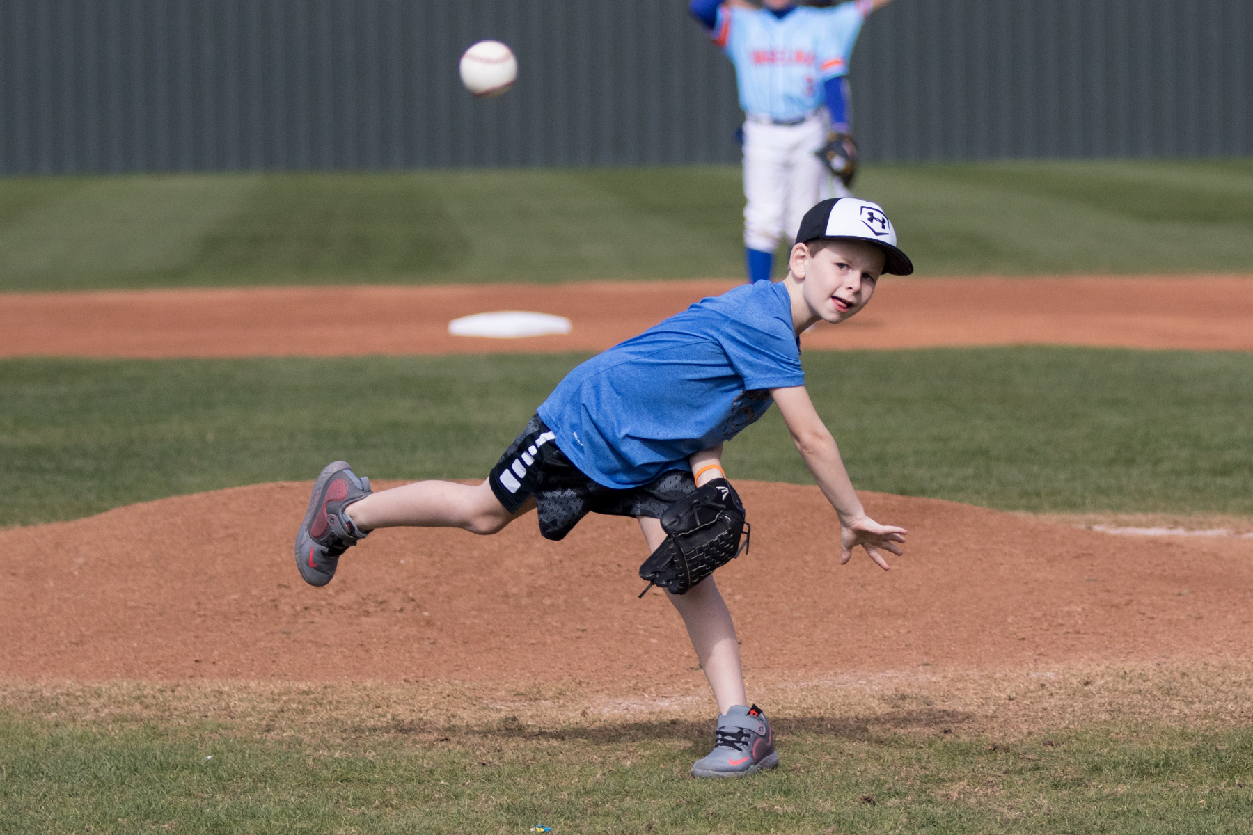 No. 7 McLennan College Sweeps Roadrunners