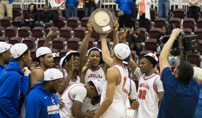 HUTCH BOUND! Roadrunners Earn First National Tournament Berth Since 1998, Pull First-Round Match with No. 13 Western Wyoming