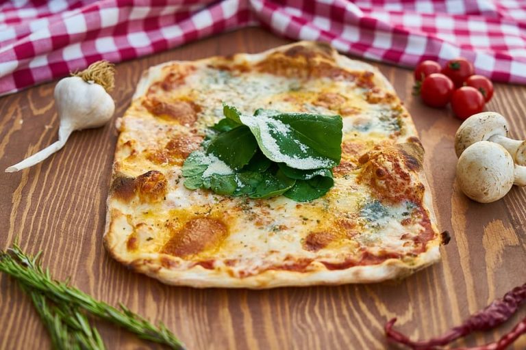 A Little PEP(peroni) in Your Step: Low Carb Pizza