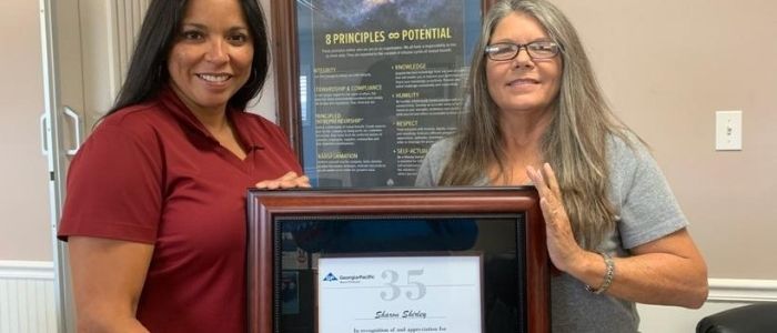 Georgia-Pacific Employee Celebrates 35 Years of Service
