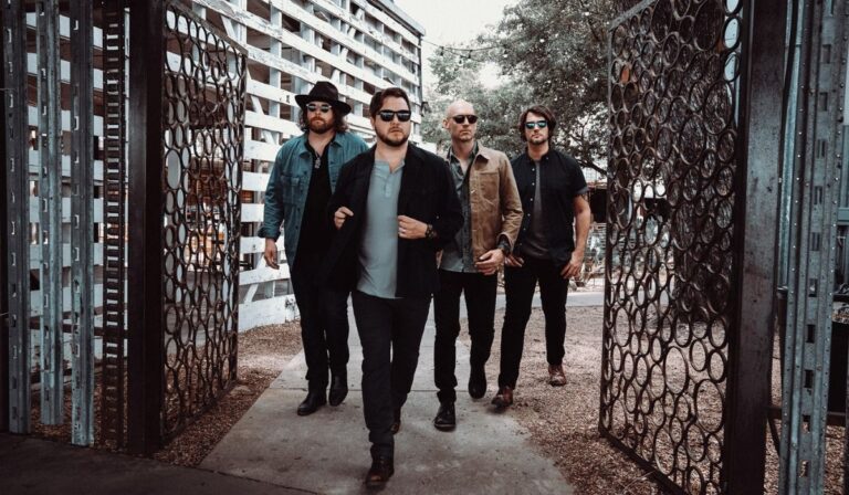 ELI YOUNG BAND HEADLINES LIVE FROM LUFKIN DRIVE-IN CONCERT