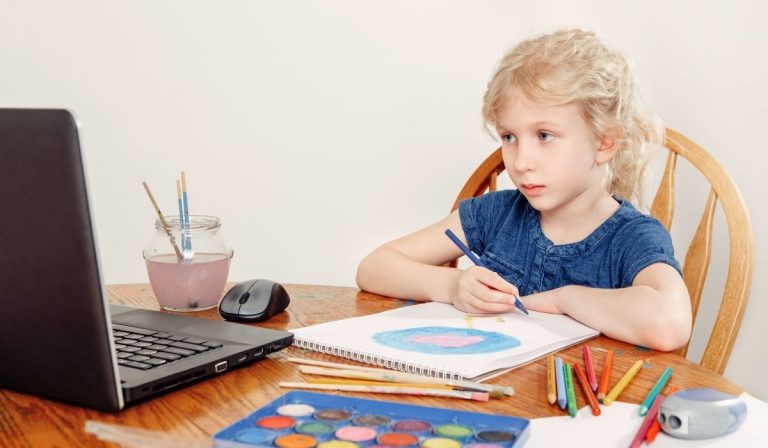 Keeping Kids Safe Online This School Year Keeping Kids Safe Online This School Year