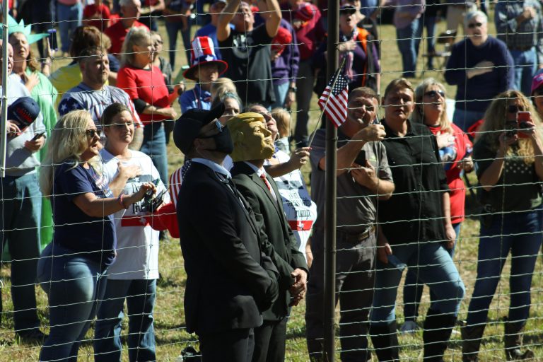 Hundreds Gather for Texas-sized Rally to Support Trump’s Re-election