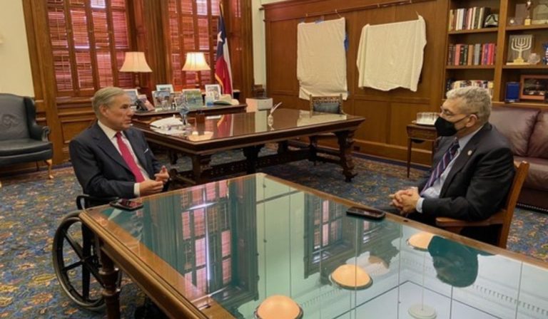 Governor Abbott Meets With DPS Director McCraw To Discuss Border Security
