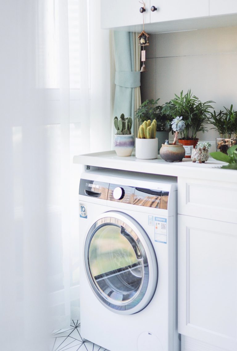 Keep Your Laundry Looking and Smelling Great All Summer Long