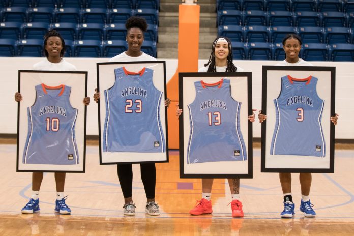 ACLR Sophomores on Sophomore Night 1_CBCC_2_23_2022_Emilie Doerksen Photo