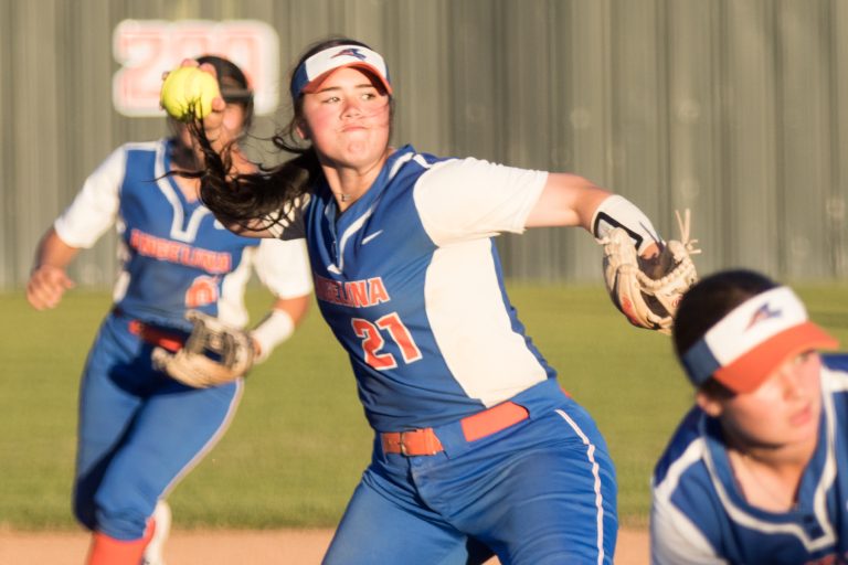 Lady Roadrunners Split Doubleheaders with Alvin, Western Nebraska