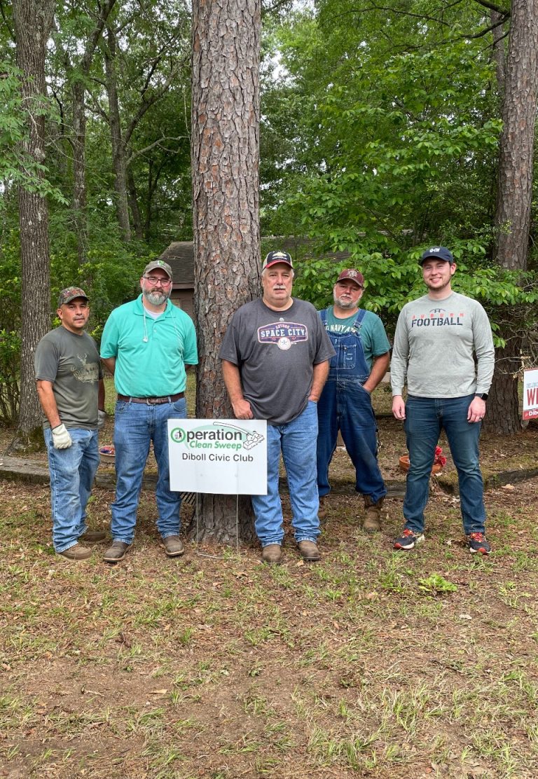 Georgia-Pacific Employees Roll Up Sleeves to Help Neighbors