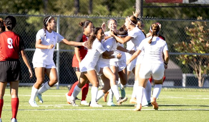 Estephany Aguilar Celebration 2_Navarro_9_10_2023