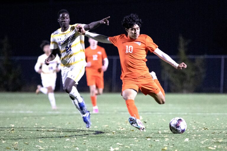 Roadrunner Soccer Season Ends at National Tournament