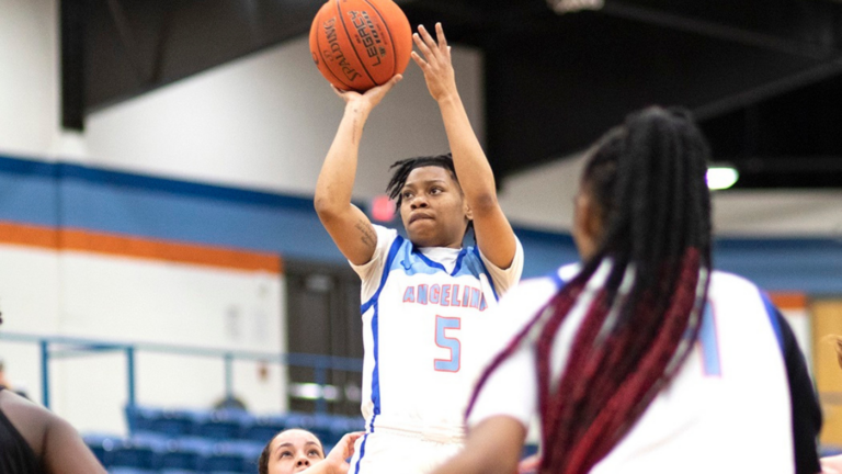 Lady Roadrunners Earn Postseason Honors